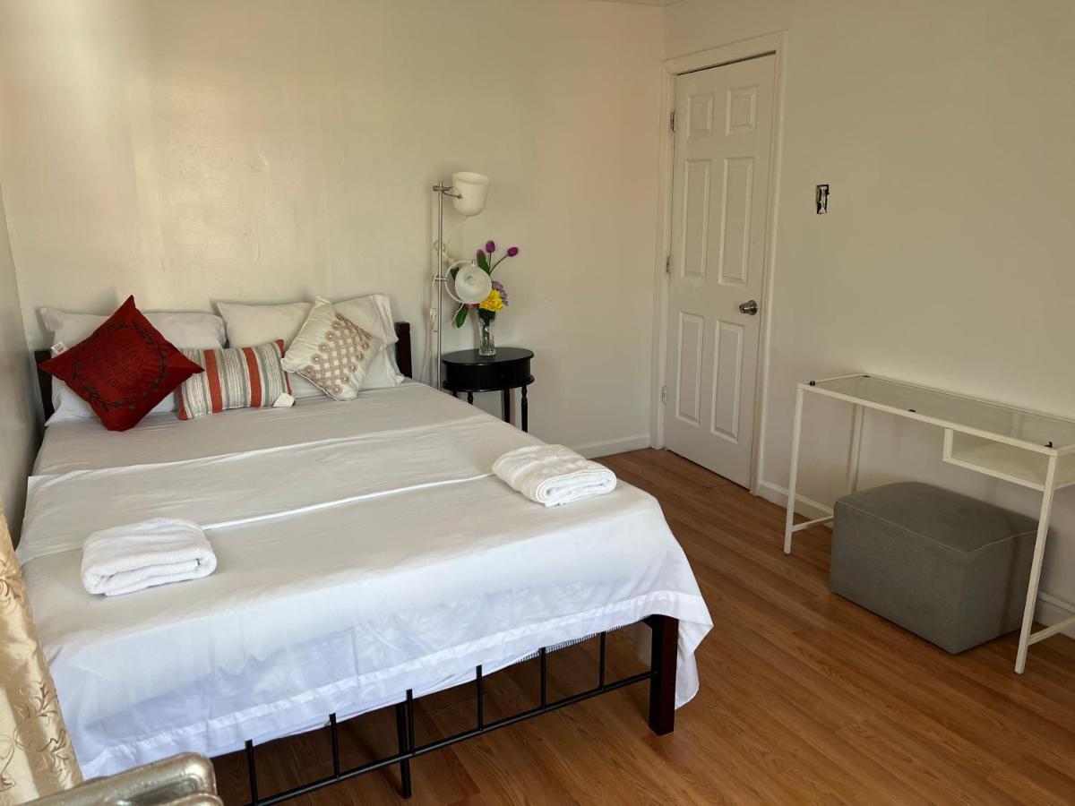 Affordable Room In Queens Нью-Йорк Экстерьер фото