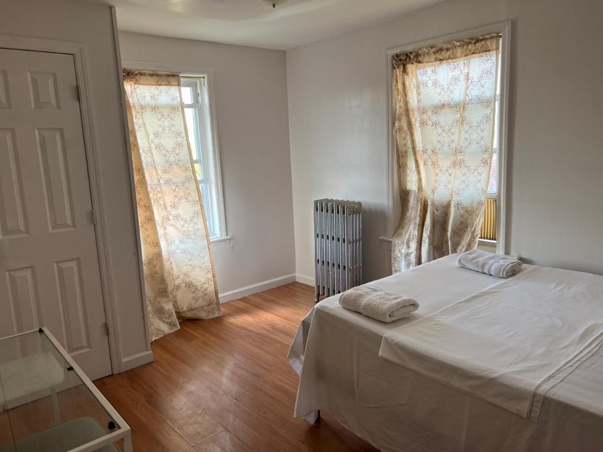 Affordable Room In Queens Нью-Йорк Экстерьер фото
